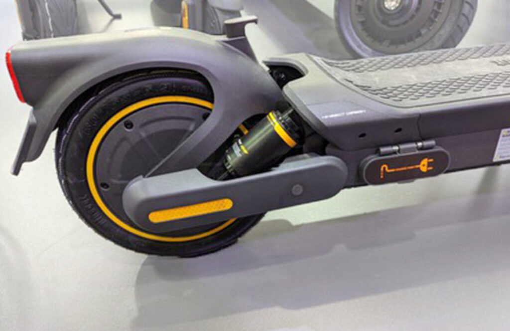 Side view of Segway Ninebot Max G2 rear with motor and suspension visible