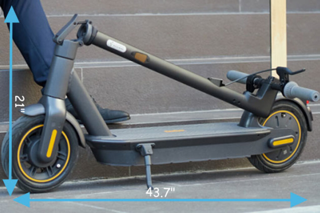 An image illustrating the size of the Ninebot Max G30