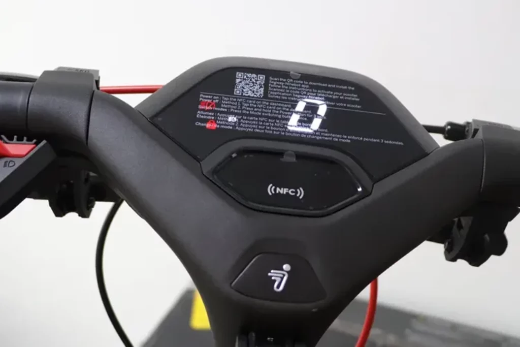 NFC and cockpit including display of the Segway ninebot P100S