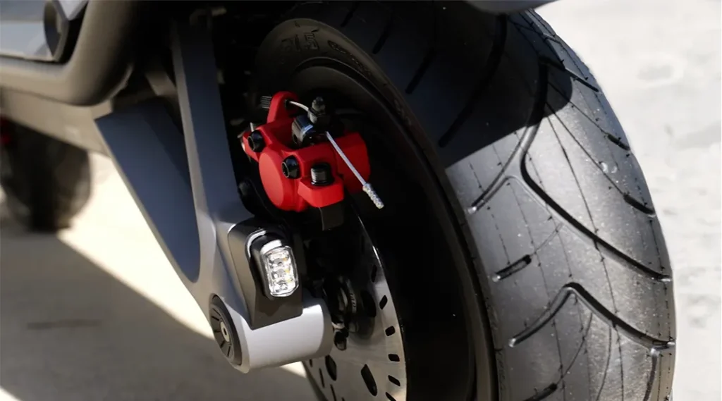 A closeup on the GT3 Disc brake wheel and rear