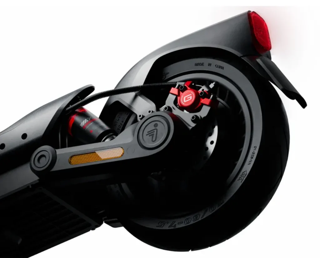 Rear motor, discbrakes and hydraulic view of the Segway Max G3