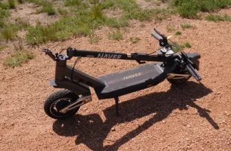 Navee ST3 PRO Powerful electric scooter standing in gravel during test ride